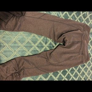 Crop yoga pants